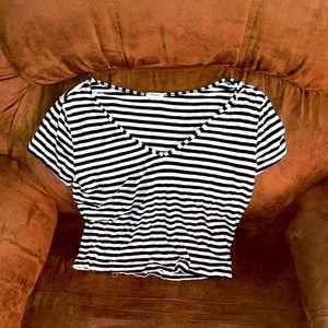 Medium garage crop top